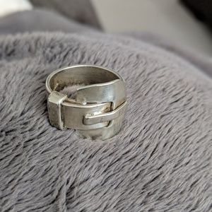 STERLING SILVER BUCKEL RING